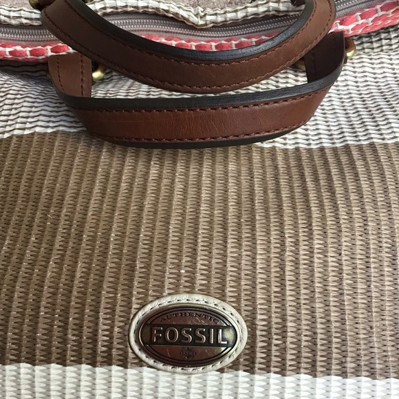 Fossil Explorer Foldover Straw and Leather Messenger Crossbody Tote Bag - Picture 7 of 10